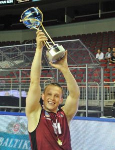 228099_1636402640169_7550310_n